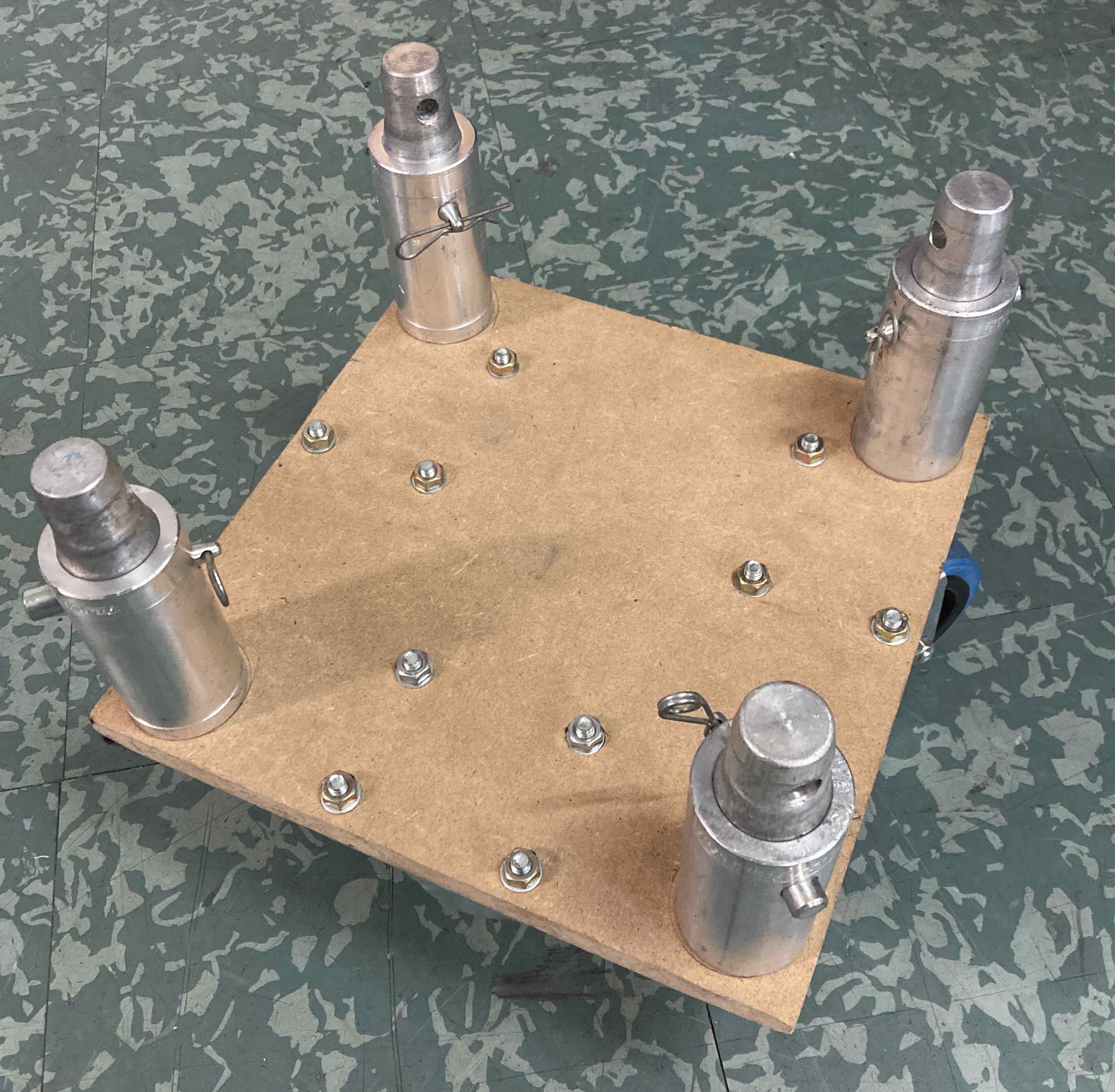 EUROTRUSS FD-34 Fuss mit drei Rollen