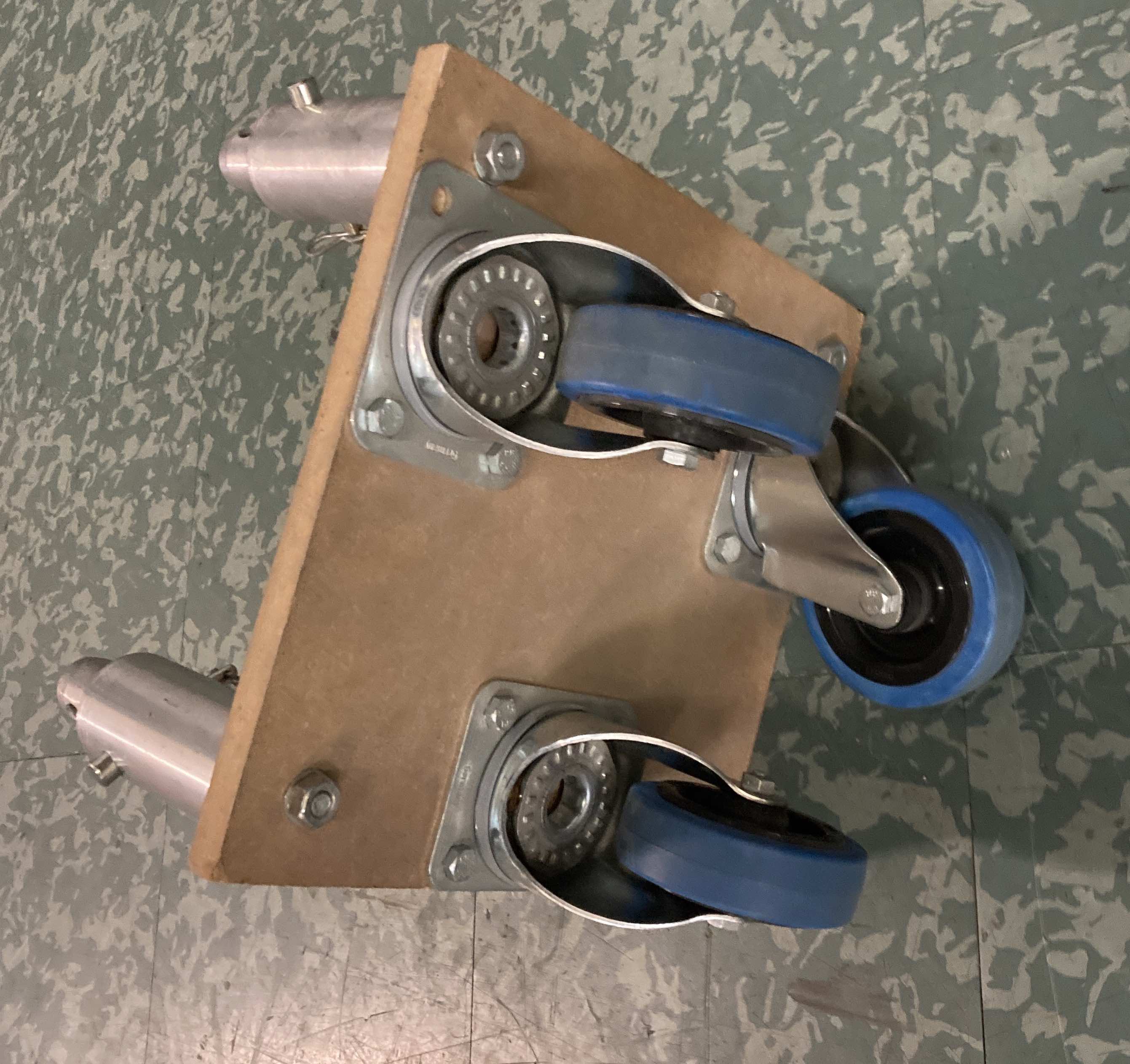 EUROTRUSS FD-34 Fuss mit drei Rollen